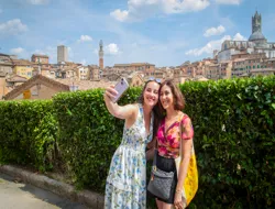 SEMI PRIVATE TUSCANY GRAND TOUR – Best of Siena, San Gimignano, Chianti and Pisa